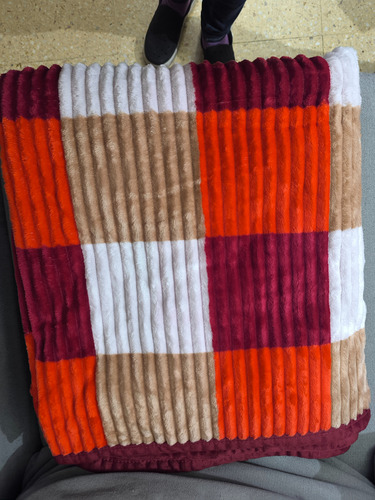 Frazada/manta Flannel A Cuadros Con Corderito Rojo Y Beige Rayas