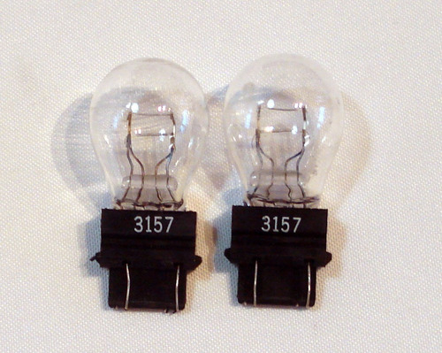 Lamparas Incand. 12v Usa 3157 - 2 Filamentos  Incolora - X 2