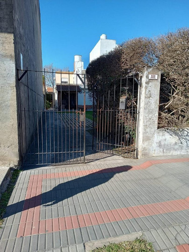 Imagen 2 de 27 de Casa En Excelente Ubicacion Con Terreno !!!!