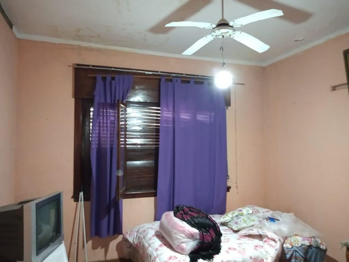 Imagen 10 de 18 de Casa Con Deptos. - Villa Sarmiento