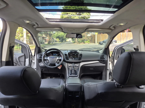 Ford Escape 2.0 Titanium Techo Cuero