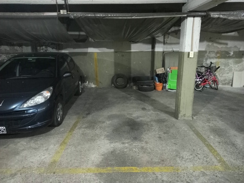 Imagen 5 de 5 de Cómoda Cochera En Venta - Zona Plaza Irlanda