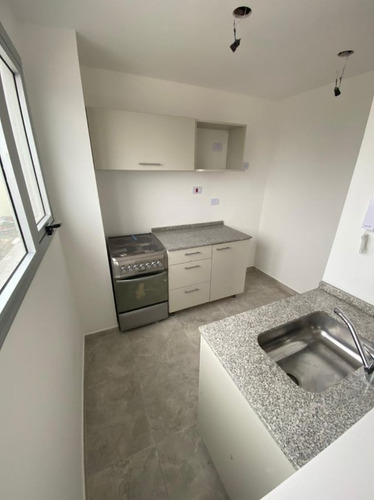 Imagen 5 de 7 de Mono Ambiente A La Venta En Edificio Torre Imperio De San Miguel