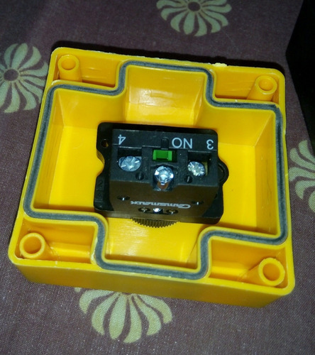 Botonera Plástica Intemperie Ip65 De 1 Hueco 22mm