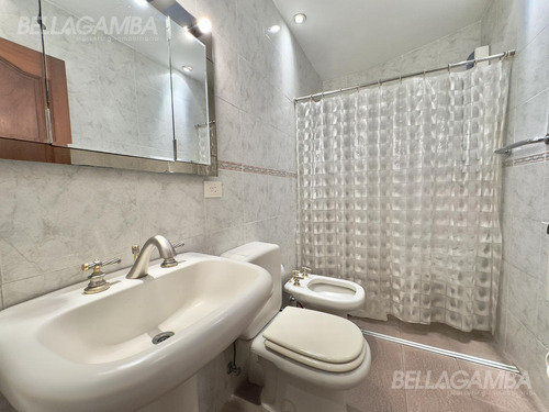 Casa Venta En Vicente López 7 Ambientes Jardín