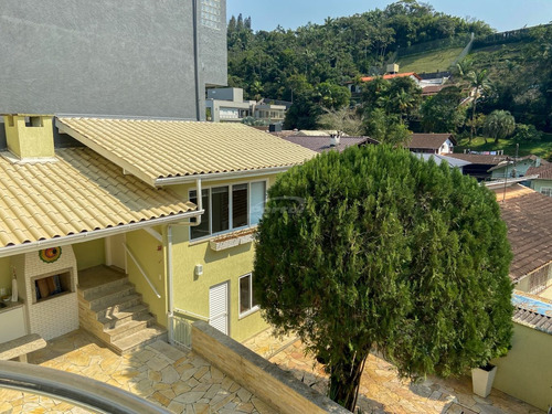 Imagem 2 de 28 de Casa Conta Com 04 Dormitórios Climatizados, Sendo 01 Suíte, Região Central De Blumenau - 35712443v