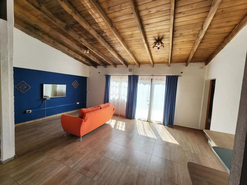 Casa En Venta - 2 Dormitorios 1 Baño - 250mts2 - Neuquén