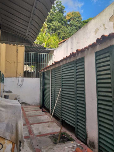 Imagen 14 de 20 de Se Vende Casa 400m2 4h+s/5b/2p Cumbres De Curumo 9718