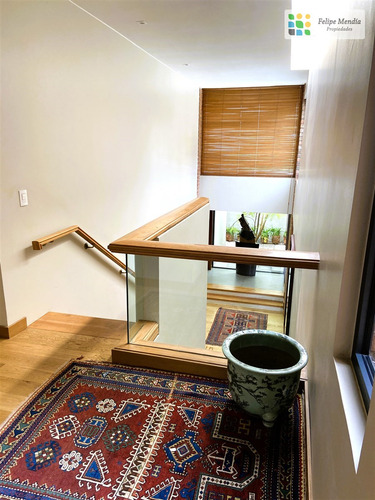 En Condominio, Como Nueva, 3 Dorm.3 Bños. Servicio Completo.
