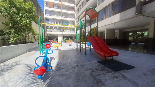 Cómodo Depto En Venta De 1 Dorm. En Centro Cívico Santiago