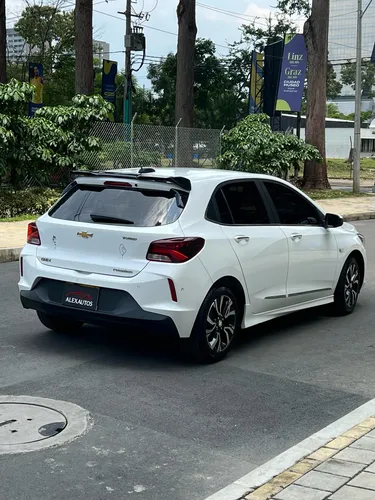 Chevrolet Onix 1.0T Premier Hatch At