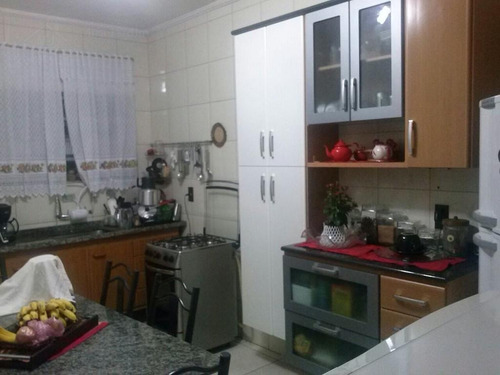 Imagem 3 de 12 de Sobrado Lindo Com 2 Dormitorios Grandes Com Armarios, Sala Com 2 Ambientes, Cozinha Grande Com Armarios, Espaço Gourmet, Garagem Para 3 Automoveis Com 2 Portoes Automaticos. - 1291 - 2691546
