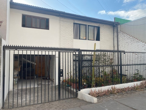 Se Vende Casa En Calle Rancagua.