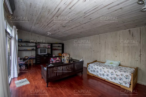 Excelente Casa De Cinco Dormitorios En Venta - Golf Punta Del Este