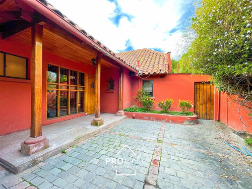 Casa En Venta De 5 Dorm. En Las Condes