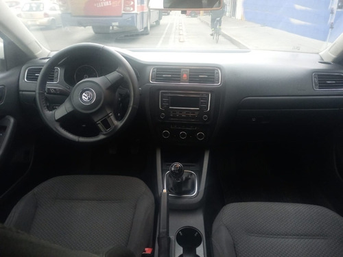 Imagen 5 de 12 de Volkswagen Jetta 2014 Stay A6 Manual 2.5 Eng $ 35,600