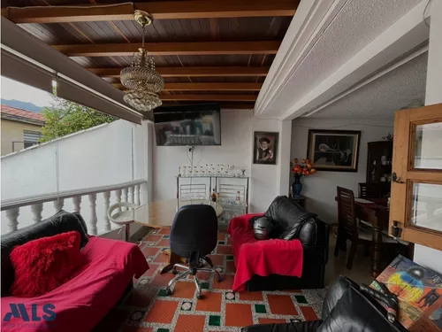 Amplia Casa Con Excelente Ubicación En Envigado!(mls#252487)