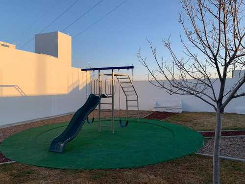 Casa En Venta De Una Planta En Zona Desarrollo San Pablo, 2 Recámaras, 2 Baños