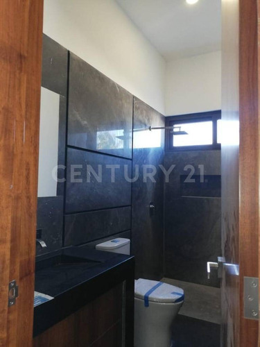 Imagen 16 de 28 de Se Vende Lujosa Casa En Puerto Cancún C2023