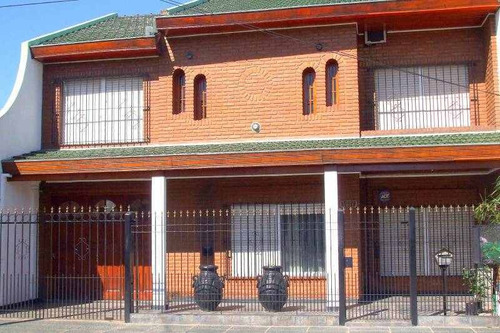 Imagen 1 de 13 de Chalet En Venta En Gregorio De Laferrere