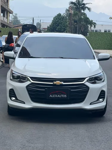 Chevrolet Onix 1.0T Premier Hatch At