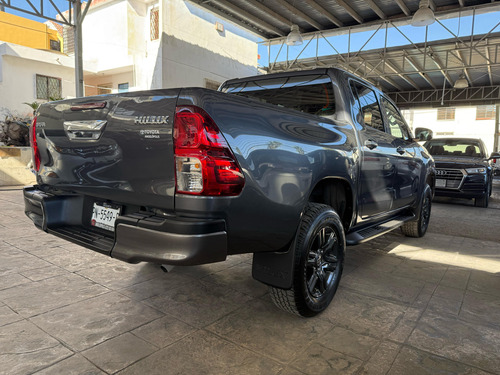 Toyota Hilux 2.7 Cabina Doble Sr Mt