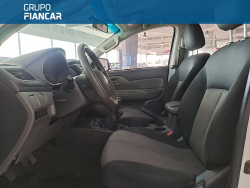 Imagen 9 de 14 de Mitsubishi L200 4x4 Turbo Diesel 2020