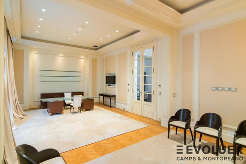 Imagen 18 de 30 de Impecable Ex Casa Parliament 3 Plantas, Amplios Despachos- Recoleta