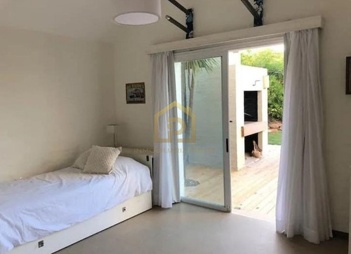 Imagen 9 de 12 de Casa Frente Al Mar 5 Dormitorios En La Barra, Punta Del Este +piscina +parrillero