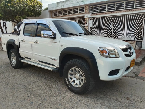 Mazda Bt-50 2.5 4x4 Diésel Mecánica Full Equipo