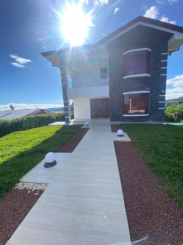 Imagen 3 de 23 de Casa Naranjo For Sale