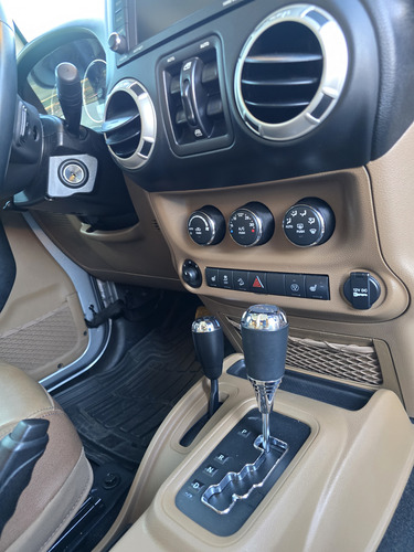 Jeep Wrangler 3.7 Unlimited Sahara 3.6 4x4 At