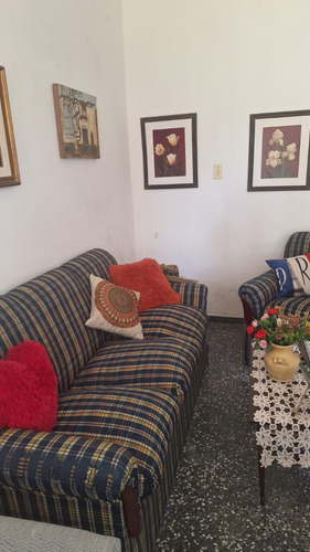 Casa Cerca Centro 2 Dormitorios Buen Terreno