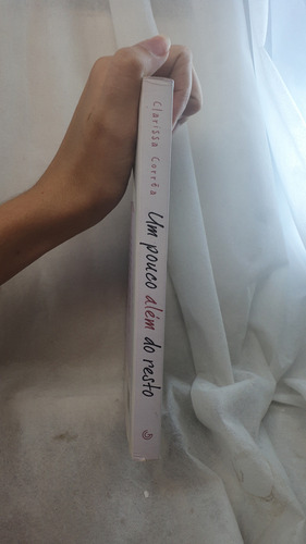 Livro Um Pouco Além Do Resto - Clarissa Corrêa - Editora Gutenberg (Usado)
