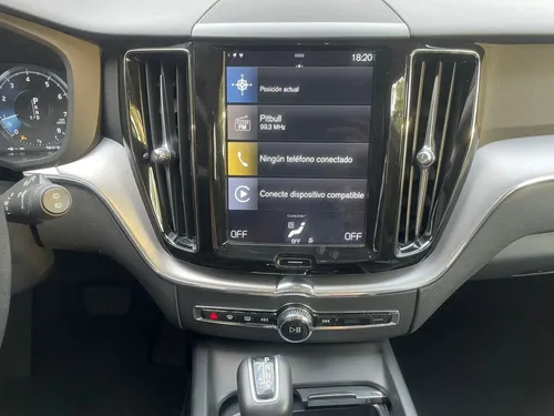 Volvo XC60 2.0 T5 Momentum At