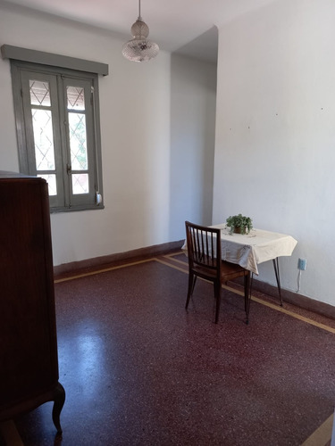 Imagen 4 de 14 de Casa De Altos Al Frente Con Balcón Y Azotea De Uso Exclusivo
