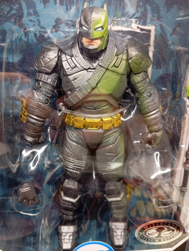 Batman Armor Suit Platinum Dc Multiverse Mcfarlane Toys (Usado)