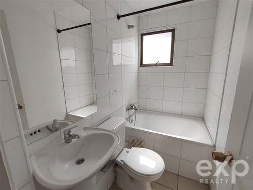 Casa En Arriendo De 3d Y 3b En Limache. Metro A 8 Cuadras.