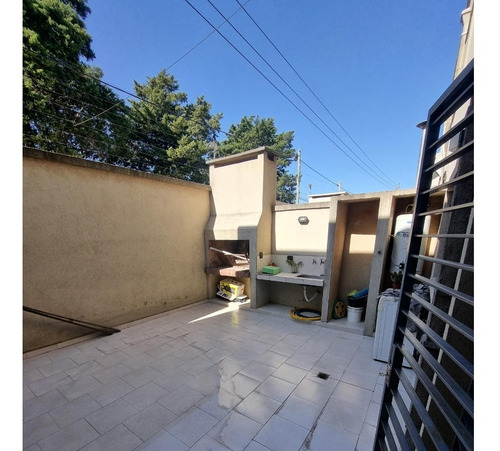 Imagen 4 de 18 de Duplex Con Excelente Ubicacion En El Centro De Canning!!! Con Patio Propio!!!