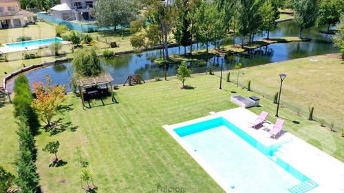Imagen 2 de 27 de Venta Casa - Club Miralagos