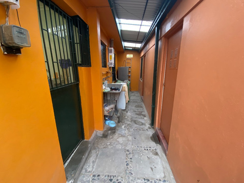 Perfecta Para Remodelación Calle Montenegro