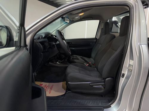 Toyota Hilux 2.7 Cabina Sencilla Mt