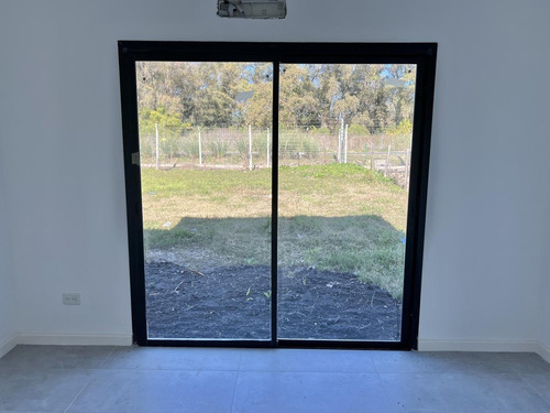Imagen 21 de 30 de Moderna Casa A Estrenar Con Detalles De Categoria En Pilar Del Este, Barrio Santa Elena.