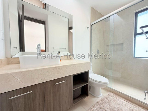 Zakia En Renta Casa Amueblada Con 2 Recamaras Cada Una Con Baño En Suite Qh252912