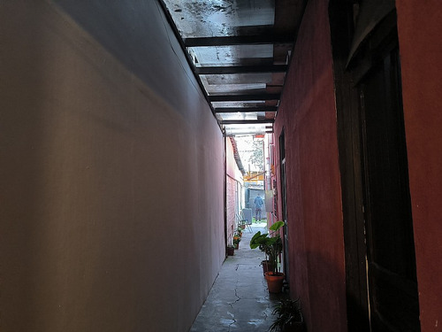 Excelente Terreno Como Inversion Con Local Comercial