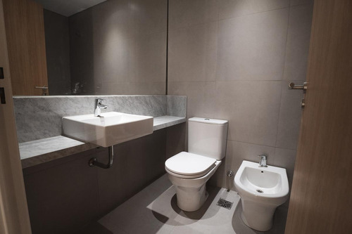 Imagen 20 de 30 de Amplio Ambiente | Apto Profesional | Ideal Para Inversión