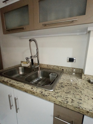Imagen 9 de 29 de Apartamento En Guatire, La Mejor Zona, Remodelado, Concepto Abierto, Vista Panoramica, Cerca De Terminal De Pasajeros Y Centros Comerciales