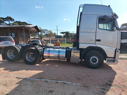 Imagem 6 de 15 de Volvo Fh460 6x2 2013 Automático