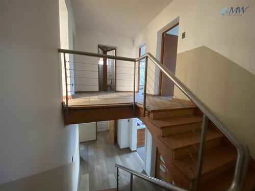 Amplia Casa - Oficina En Venta En El Mejor Barrio De Ñuñoa