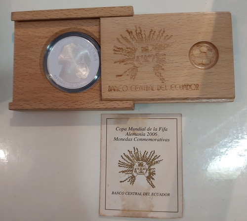 Imagen 4 de 4 de Moneda Ecuador Copa Mundial De La Fifa Alemania 2006 Plata